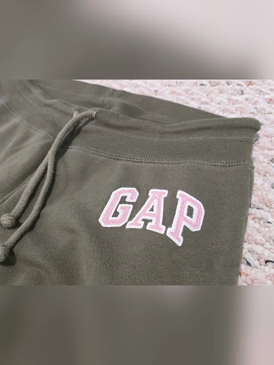 2 pack Gap Sweatpants Bundle - Picture 3 of 5